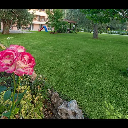 Rania Скала-Рахониу